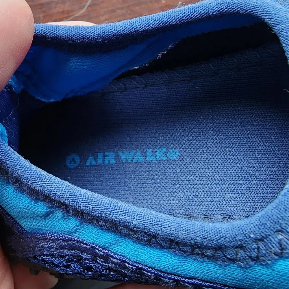 NWOT Airwalk Blue/Black Kids Water Shoes Size 8